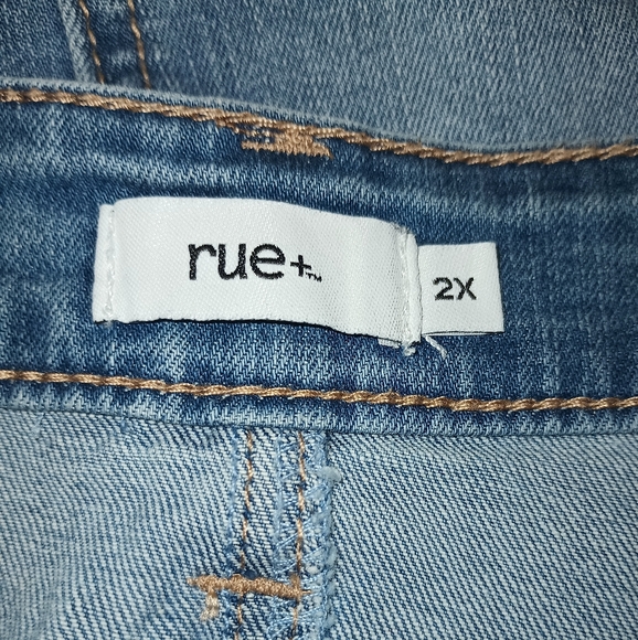 Rue+ Distressed Plus Size Denim Skirt Size 2X - Picture 5 of 11